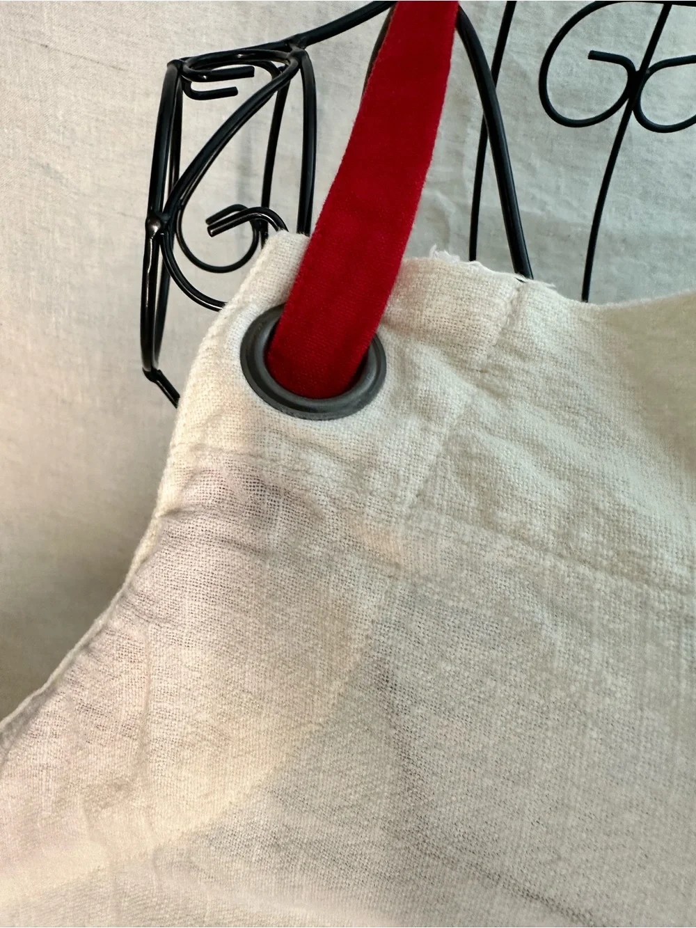 Hearth & Hand with Magnolia Apron New ‘sour cream & red’